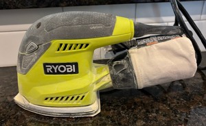 lot 131 image: Ryobi CFS1503G Sander