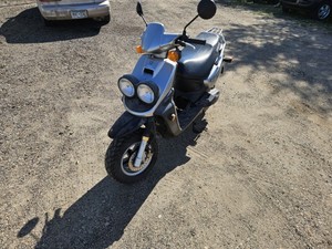 lot 6 image: 2004 Yamaha Zuma