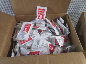 (B-2) 400 Pouches of Ketchup 2 Boxe...