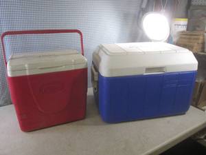 (A-3T) 2 Coleman Coolers 21 x 15 ...