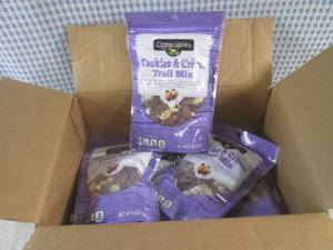(C-2) 6 Bags of Cookies & Creme Tra...