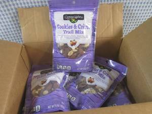 (C-2) 6 Bags of Cookies & Creme Tra...