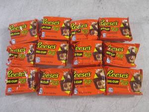 (B-1) 12 Reeses Big Cups with Reese...