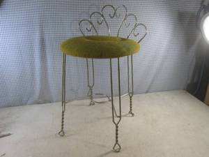 (CSB) Vintage Metal StoolChair wit...