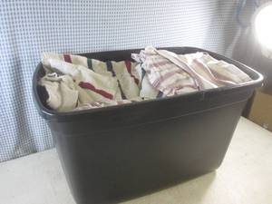 (G-1) Tote Full of Assorted Bath To...