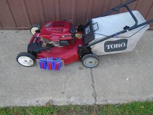 Toro GTS recycler self propelled lawn mower. Good used condition. Tested & works. As shown.