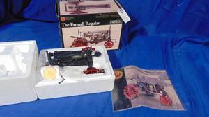 lot 5 image: Farmall Regular No 284 116 Scale by Ertl
