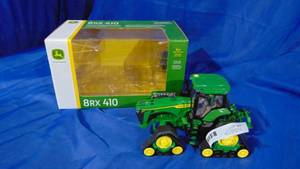 lot 9 image: John Deere 8RX 410 132 Scale Tractor with Box By Ertl