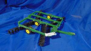 lot 37 image: John Deere Disc 116 Scale