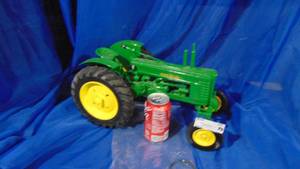 lot 38 image: John Deere Model B Tractor Very Large (Steering wheel asis)