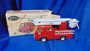 lot 40 image: Tonka Snorkel Pumper 2950 Truck with Box