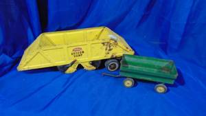 lot 45 image: Tonka Bottom Dump Trailer and John Deere Wagon