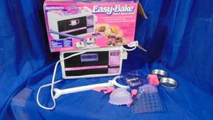 lot 48 image: Easy Bake Oven with Accessories