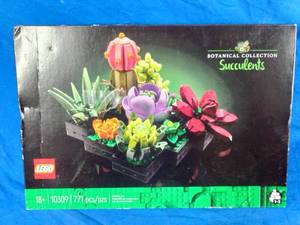 LEGO Icons Succulents Plants and Flowers Set 10309, New