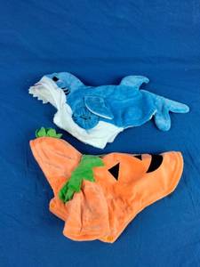 2 Dog Halloween Costumes Size Small Pumpkin and Shark