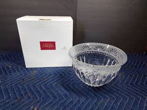 lot 29 image: Crystal DArques carthage bowl Paris