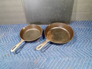 lot 42 image: 2 Cast iron skillets