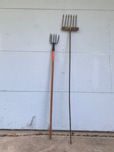lot 167 image: 2 Fishing Spears