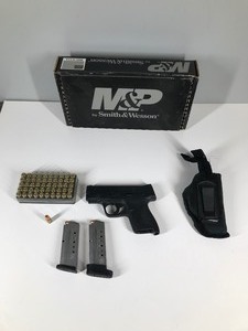 lot 11 image: Smith & Wesson M&P 9mm Shield Pistol