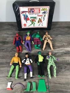 lot 217 image: Vintage Super Heroes Mego Case with 8 Super Heroes - Hulk - Spider-Man - Joker - Riddler - Penguin - Aqua Man - Frankenstein - Tarazan 