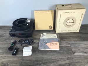lot 221 image: Vintage Kodak Carousel 650 Projector