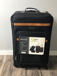 lot 226 image: Prodigy 5 Finley Piece Spinner set (Luggage set) - Never Been Used