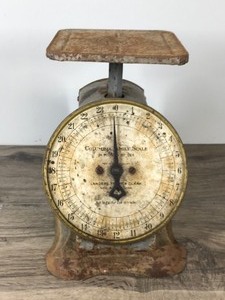 lot 244 image: Vintage Columbia Family Scale
