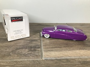 lot 261 image: SpecCast 1949 Mercury Custom Street Rod - 50s Millennium Merc 1 of 150 - 125 scale die cast coin bank