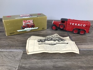 lot 288 image: 1990 ERTL 1930 Diamond Fuel Tanker  - Texaco - 125 scale die cast coin bank #2750