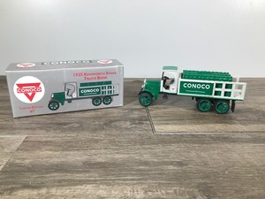 lot 292 image: 1993 ERTL 1925 Kenworth Stake Truck Bank - Conoco Continental Oil Company - 125 scale die cast coin bank #913