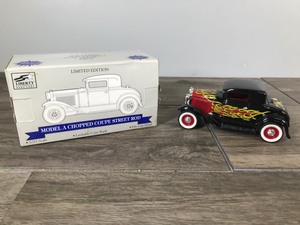 lot 299 image: 1997 Liberty Classics - Ford Model A Chopped Coupe Street Rod - Back to the 50s 3rd edition 1-A Minnesota Street Rod Association - 125 scale die cast coin bank