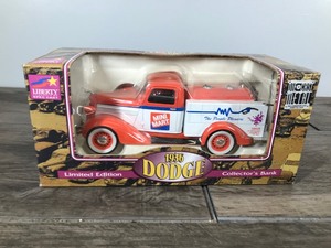 lot 301 image: Liberty Classics 1936 Dodge Truck Mini Mart - 125 scale die cast coin bank