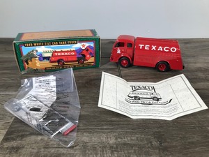lot 302 image: 1996 ERTL 1949 White Tilt Cab Tank Truck Texaco - 125 scale die cast coin bank #1196