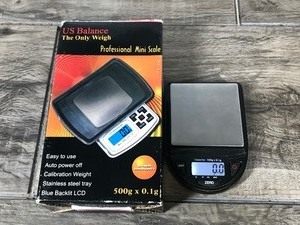 lot 335 image: US Balance The Only Weigh Professional Mini Scale