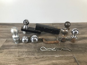 lot 348 image: Truck Hitch - Hitch Balls & Pin