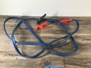 lot 350 image: 15 ft Set of Jumper Cables