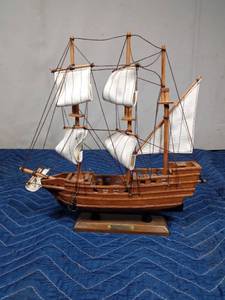 lot 77 image: Heritage Mint Ltd. Scottsdale Mayflower ship replica