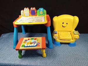 lot 68 image: Childs Fisher Price chair, v-tech desk and a wooden puzzle stool