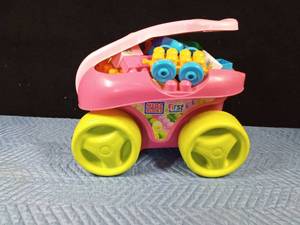 lot 70 image: Wagon of mega blocks