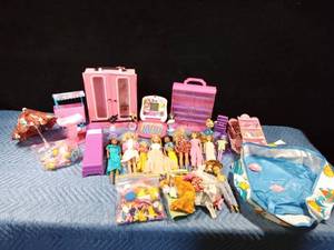 lot 72 image: Barbies, Barbies accessories. and more