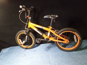 lot 65 image: 16 Mongoose boys bike