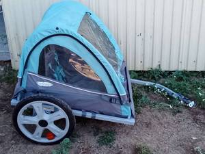 lot 67 image: Instep collapsable bicycle trailer