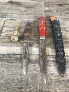 lot 374 image: 2 - Vintage Knives & Compass