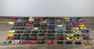 lot 387 image: Lot of Die Cast Cars - A lot of Bat Mobiles