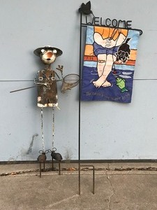 lot 397 image: Yard Decor - Metal Frog Fisherman & Fishing Welcome Sign