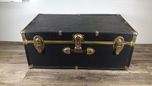 lot 412 image: Seward Storage Locker Box