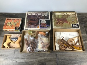 lot 418 image: Vintage Old West Wooden Kits and Lamp Kit from Craft Master