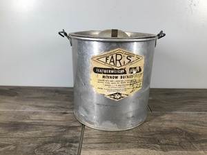 lot 420 image: Collectible Faris Featherweight Floater Minnow Bucket