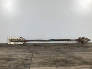 lot 424 image: Large Arrow for Wall Decor - 33 Long