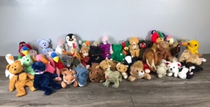 lot 434 image: Lot of Beanie Babies and More